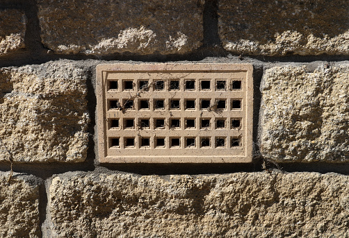 Ventilation air vent in a blockwork house wall