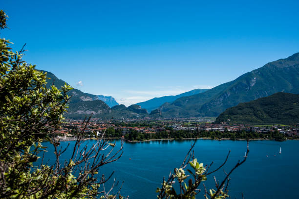 istock Lake of Garda five 1251173666