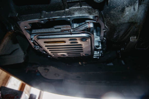 istock automatic transmission repair, new oil filter. 1251205173