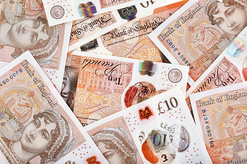 Una gran cantidad de billetes del Reino Unido de 10 libras photo