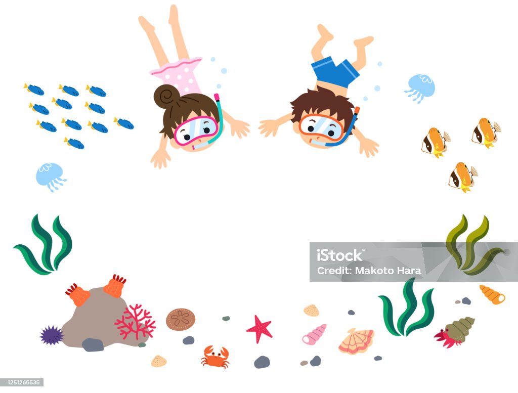바다에서 수영하는 소년과 소녀 열대 물고기 조개 갑각류 말미잘 불가사리 해파리와 같은 바다 생물의 다채롭고 귀여운 여름 일러스트 프레임  수중 잠수에 대한 스톡 벡터 아트 및 기타 이미지 - Istock