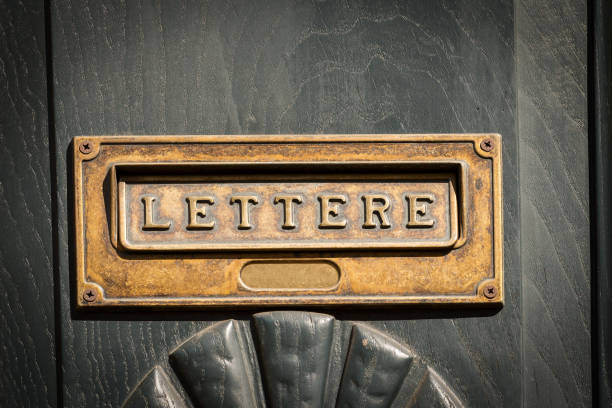 istock Brass letterbox with Italian text Lettere - Front door 1251271544