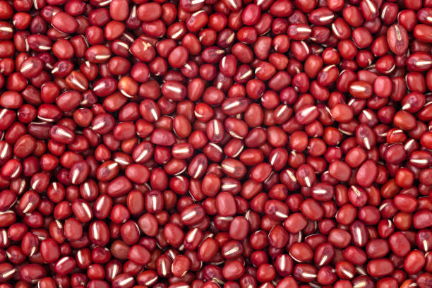 azuki red bean background - adzuki bean imagens e fotografias de stock