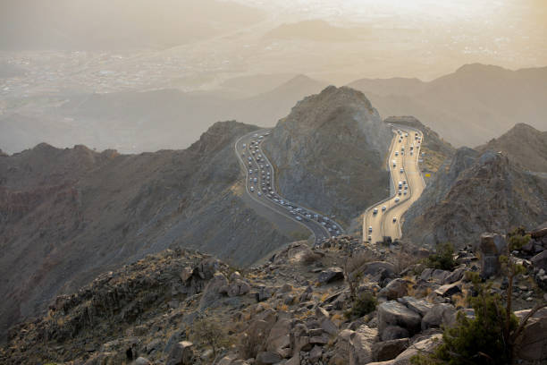 taif ksa , アル・ティフの山, サウジアラビア - east middle road desert ストックフォトと画像