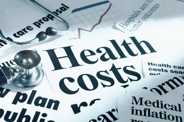 schlagzeilen über gesundheitskosten und inflation - schneiden grafiken stock-fotos und bilder