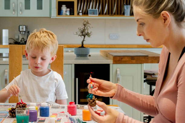 istock Painting With Mummy 1251323425