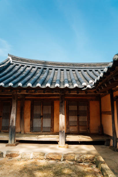 escuela confuciano gyodong hyanggyo en ganghwa-gun, incheon, corea - confucian fotografías e imágenes de stock