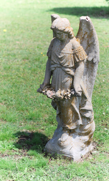 istock angel stone memorial 1251341722