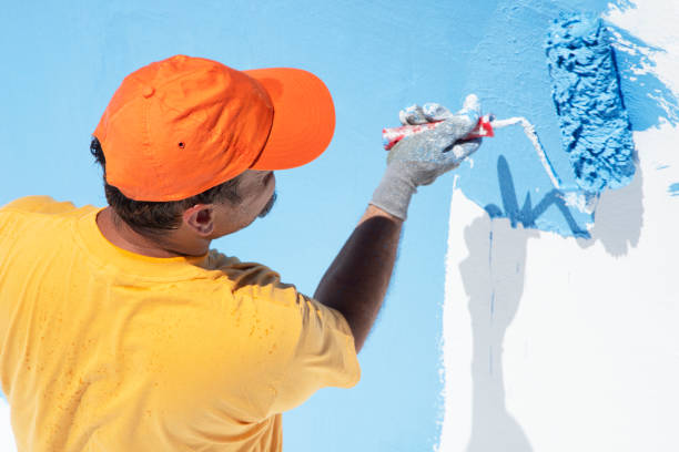 istock Painting the swimming pool 1251360834