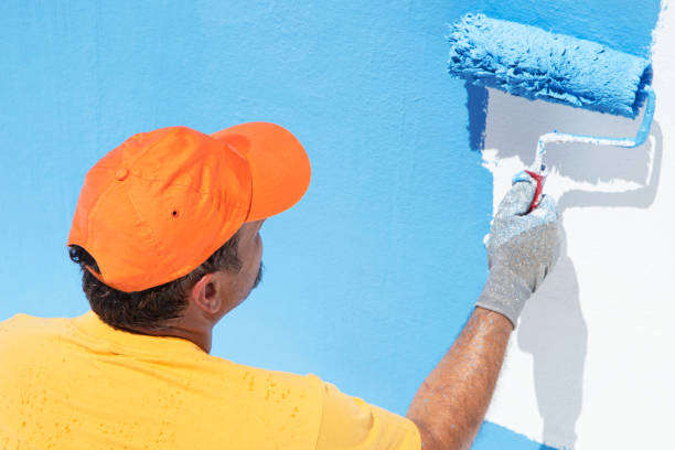 istock Painting the swimming pool 1251360968