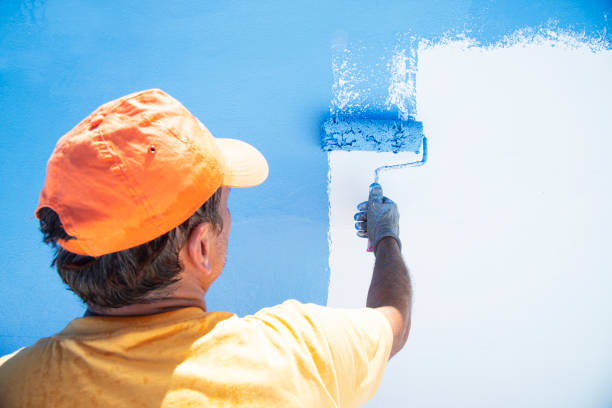istock Painting the swimming pool 1251361110