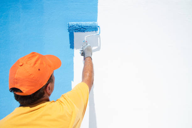 istock Painting the swimming pool 1251361136