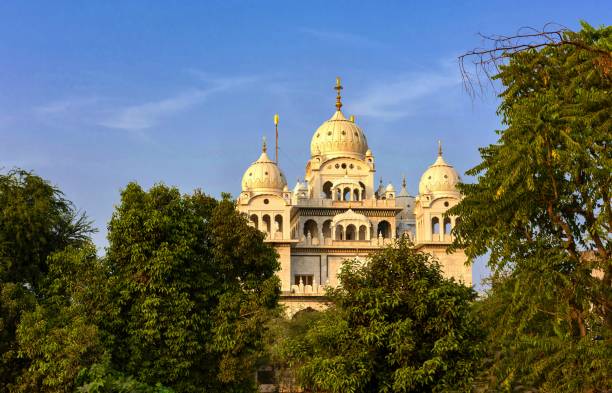 istock Sikh temple Gurudwara Singh Sabha in Pushkar, India 1251381542