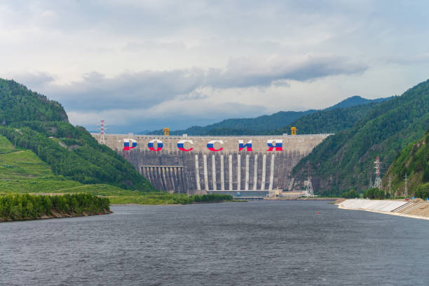 サヤノ・シュシェンスカヤ水力発電所のダム。ロシア - hydroelectric power station 写真 ストックフォトと画像