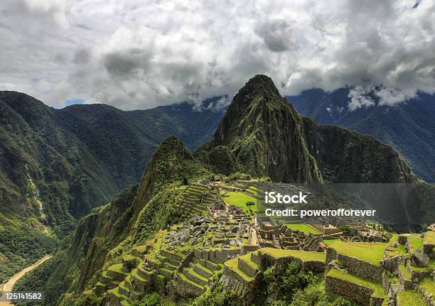 Machu Picchu Hdr Foto de stock y más banco de imágenes de Machu Picchu - Machu Picchu, Monte Huayna Pichu, Anticuado