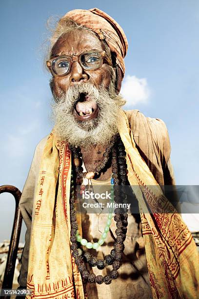 Wütende Senior Indischer Mann Schreien Kamelmarkt Von Pushkar Stockfoto und mehr Bilder von Männer