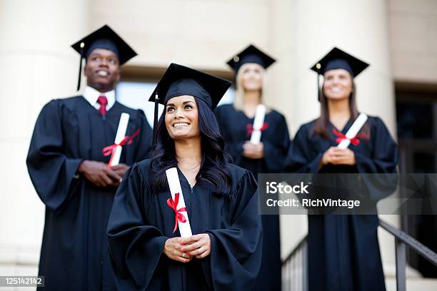 Para O Futuro - Fotografias de stock e mais imagens de Licenciatura - Licenciatura, Felicidade, Formatura