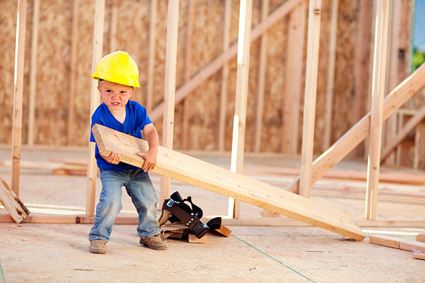 trabajo pesado - carpenter construction residential structure construction worker fotografías e imágenes de stock