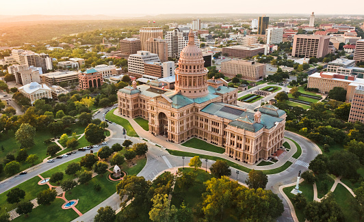 Vista aérea del edificio del Capitolio de Austin, la Capital del Estado de Texas photo