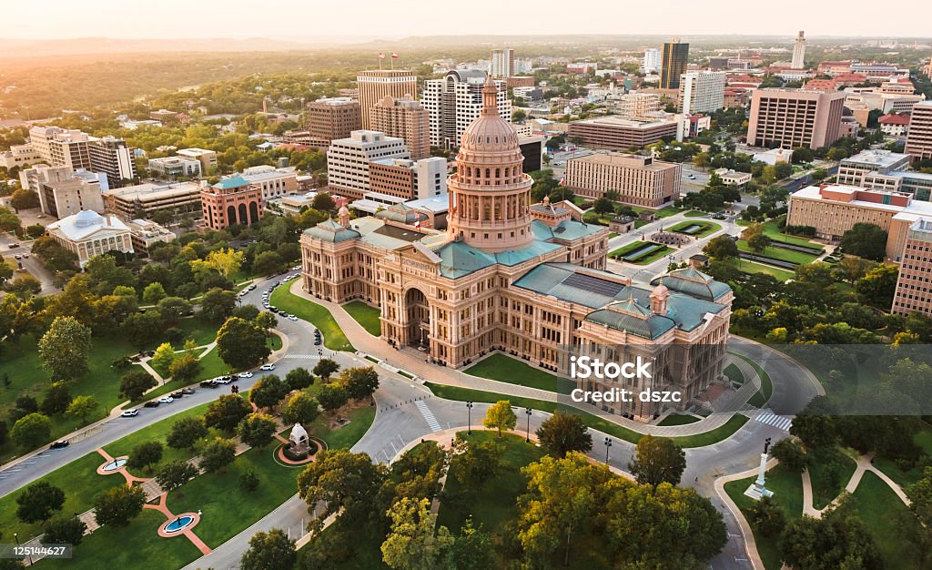 Vista aérea del edificio del Capitolio de Austin, la Capital del Estado de Texas - Foto de stock de Austin - Texas libre de derechos