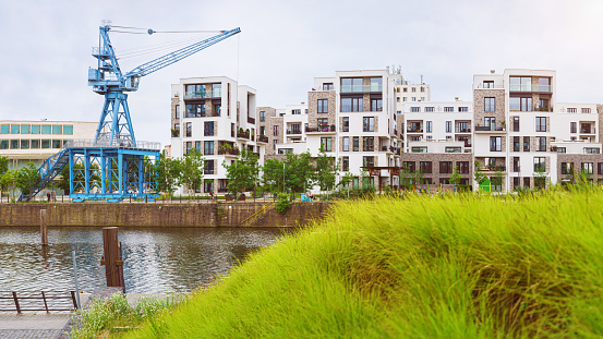 Port in Offenbach - new green apartments on the river