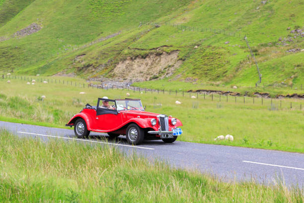 mg td車 - road trip collectors car sports car convertible ストックフォトと画像