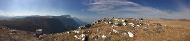 istock View of mountais 1251568526