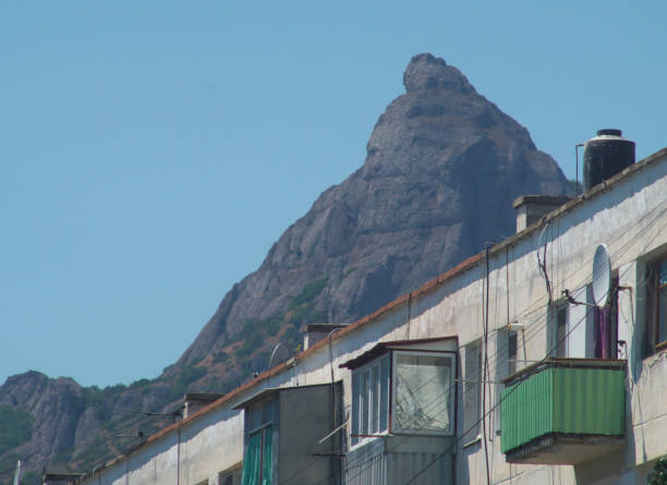 istock Landscape House Mountain View. 1251584316