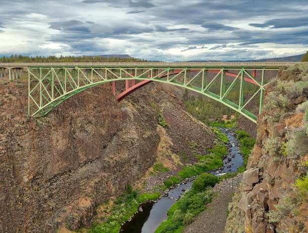 istock Crooked River Valley Canyon and Crooked River High Bridge 1251646390