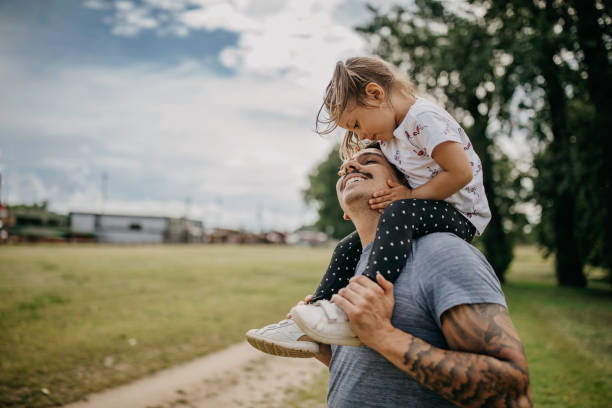 Father and daughter spend quality time together Father and daughter spend quality time together i love you photos stock pictures, royalty-free photos & images