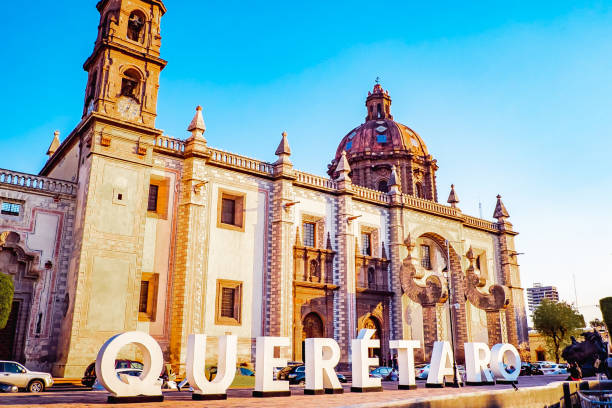 メキシコの歴史的な町ケレタロ - queretaro city ストックフォトと画像