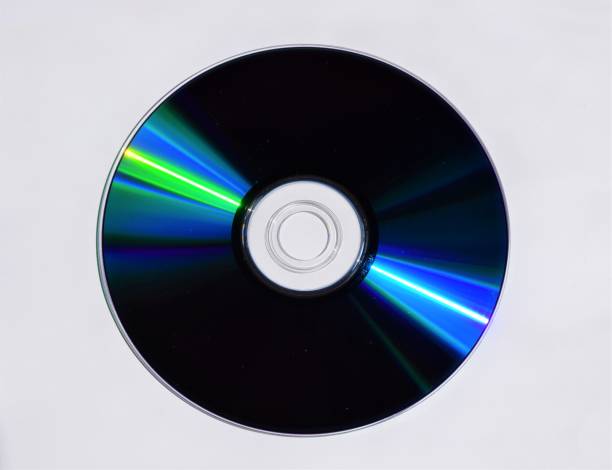 흰색 배경에 cd dvd 디스크 - cd cd rom dvd technology 뉴스 사진 이미지