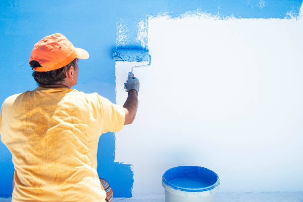 istock Painting the swimming pool 1251803806