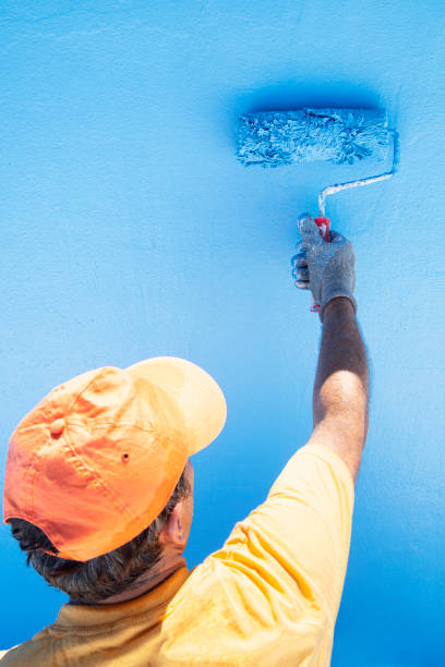 istock Painting the swimming pool 1251804392