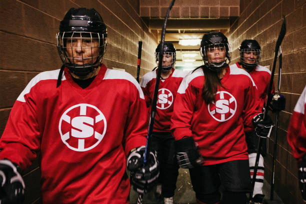 istock Woman Hockey Team 1251904348