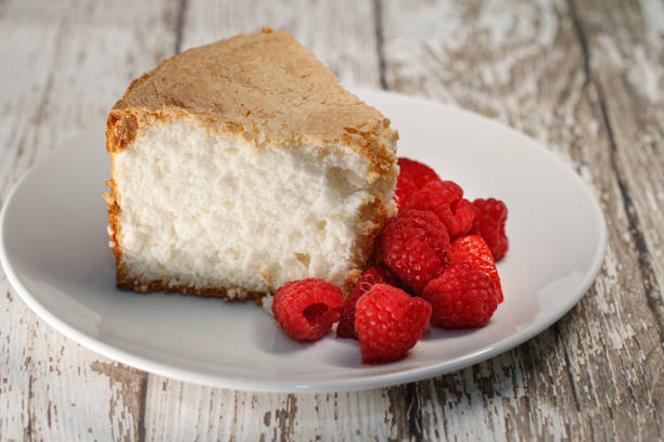 istock Angel Food Cake 1251965205
