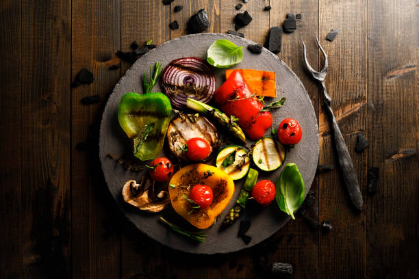 warzywa z grilla - grilled vegetable tomato barbecue zdjęcia i obrazy z banku zdjęć