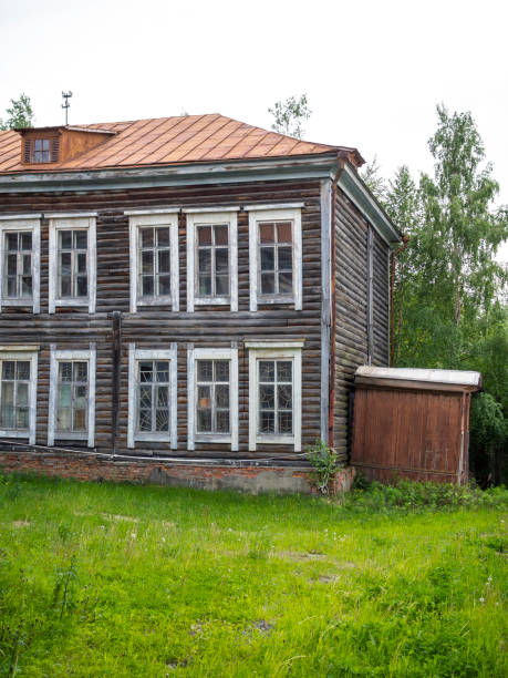 istock Old wooden house 1252273730