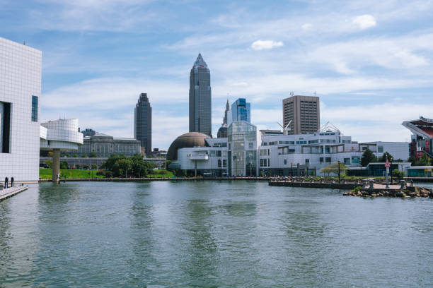 istock Cleveland Harbour with downtown skyline, Ohio 1252349712
