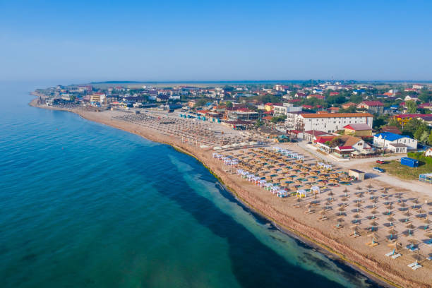 vama veche, rumunia. widok z lotu ptaka na plażę vama veche nad morzem czarnym. - constanta county zdjęcia i obrazy z banku zdjęć