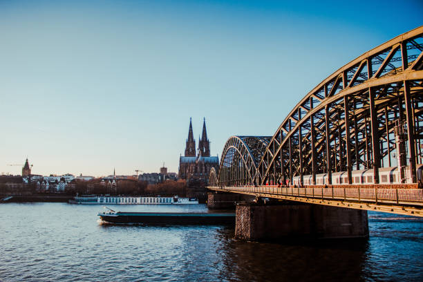 view of cologne. - renânia imagens e fotografias de stock