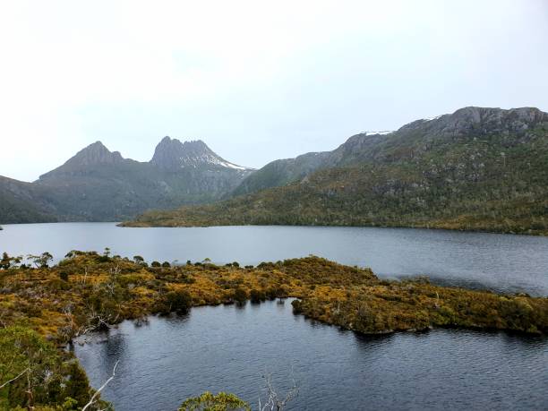istock Cradle Mountain in Tasmania 1252389054