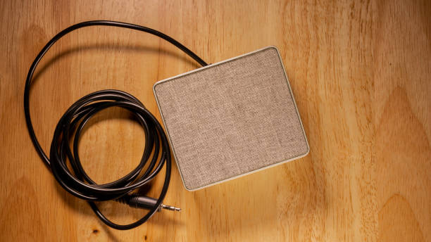Small speaker for wired to connect Audio devices