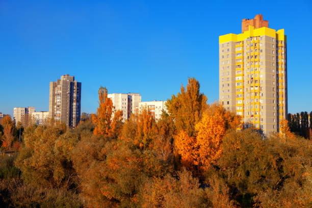 istock autumn in the city 1252521097
