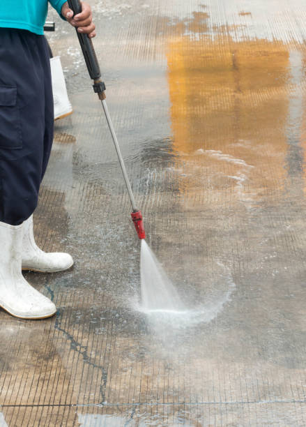 istock Cleaning with high pressure water jet. 1252593692