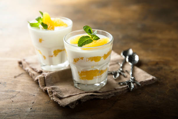 panna cotta naranja - panna cotta dessert italian culture cream fotografías e imágenes de stock