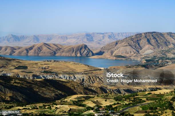 Dukan Dam Stock Photo - Download Image Now - Iraq, Landscape - Scenery, Sulaymaniyah