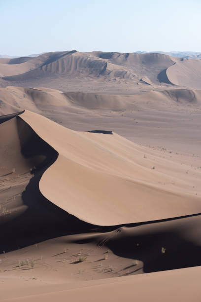 la forma de las dunas de arena en el desierto de lut - desierto chihuahua fotografías e imágenes de stock