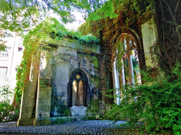 istock Secret garden. 1252860539