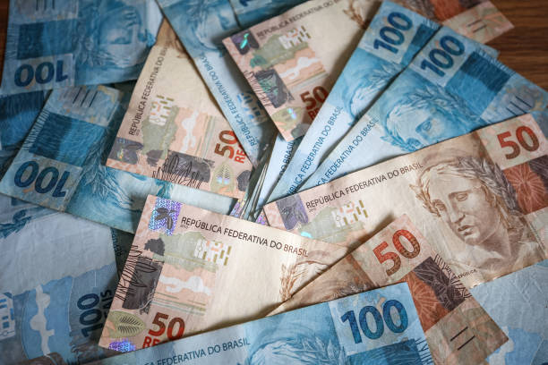 dinheiro brasileiro / reais, notas de alto valor - dinheiro real - fotografias e filmes do acervo
